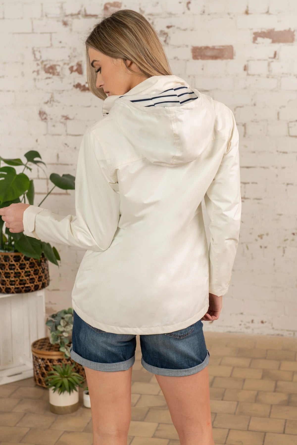 Lighthouse Ladies Beachcomber Jacket - Blanc @ Mills Country Store